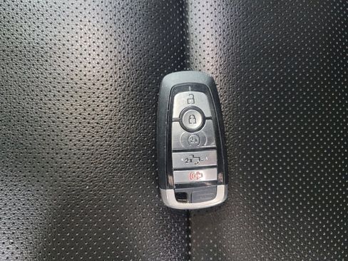 Used 2022 Ford Escape SEL FWD image 32