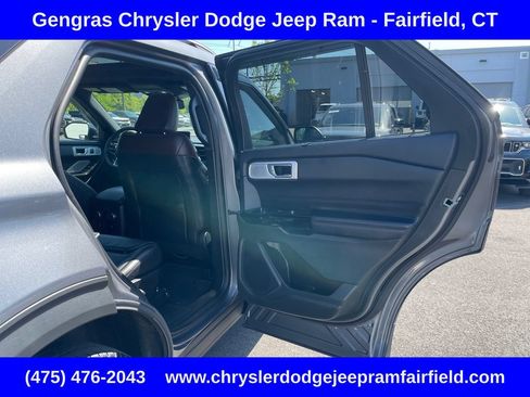 Used 2021 Ford Explorer Platinum w/ Equipment Group 601A AWD/4WD image 17