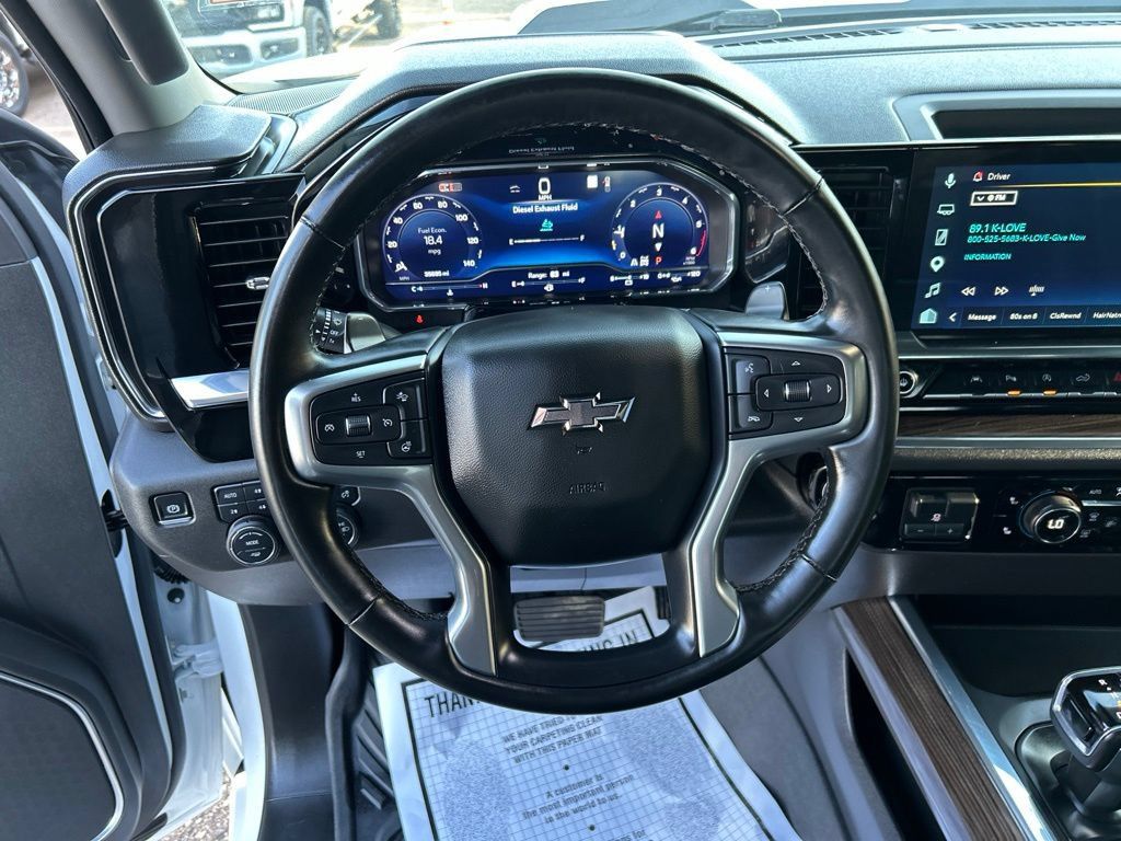 Used 2025 Chevrolet Silverado 1500 LT Trail Boss w/ Convenience Package II AWD/4WD image 17