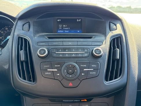 Used 2016 Ford Focus SE FWD image 27