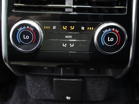 Used 2024 Land Rover Range Rover SE image 28