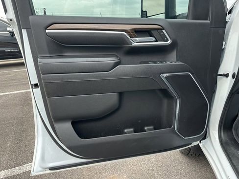 Used 2024 Chevrolet Silverado 3500 LT w/ Convenience Package image 10