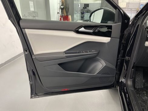 New 2026 Volkswagen Taos S image 25