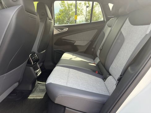 Used 2024 Volkswagen ID.4 Pro AWD/4WD image 17