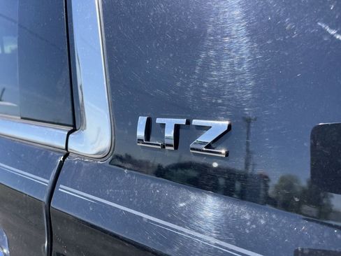 Used 2016 Chevrolet Tahoe LTZ AWD/4WD image 3