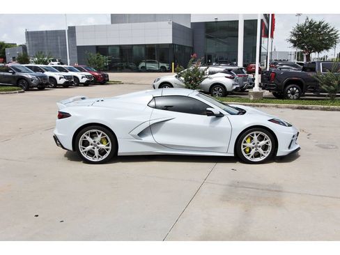 Used 2021 Chevrolet Corvette Stingray Premium Conv w/ Z51 Performance Package RWD image 6