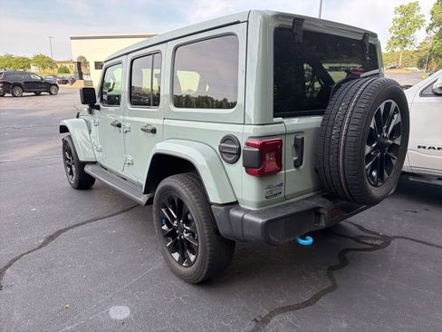 Used 2023 Jeep Wrangler Unlimited Sahara AWD/4WD image 5