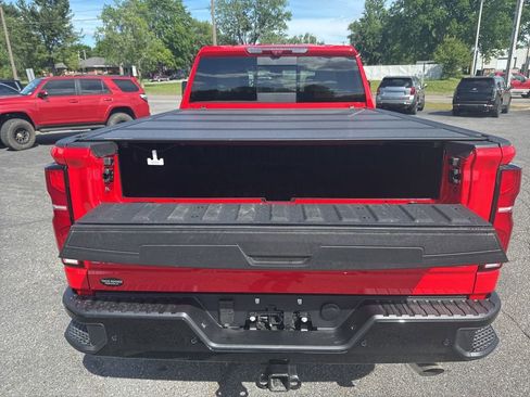 Used 2026 Chevrolet Silverado 2500 ZR2 AWD/4WD image 7