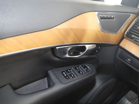 Used 2025 Volvo XC90 B5 Plus w/ Protection Package Premier AWD/4WD image 34