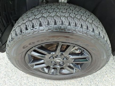 Used 2024 Land Rover Defender 110 S AWD/4WD image 10