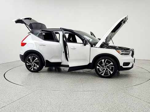 Used 2021 Volvo XC40 T5 R-Design AWD/4WD image 10
