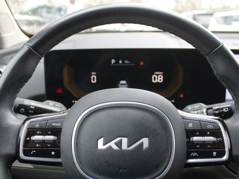 Certified 2025 Kia Sorento S w/ Panoramic Sunroof Package image 26