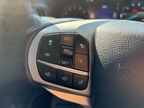 Used 2022 Ford Explorer XLT w/ Equipment Group 202A RWD image 21