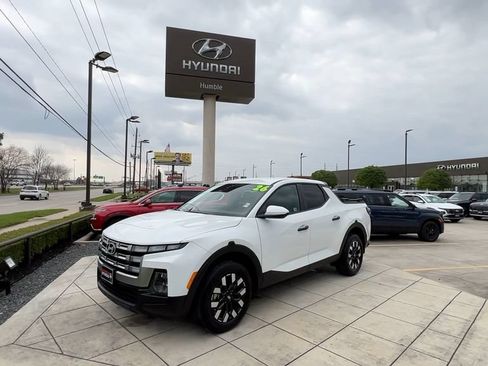 Used 2026 Hyundai Santa Cruz SE FWD image 8