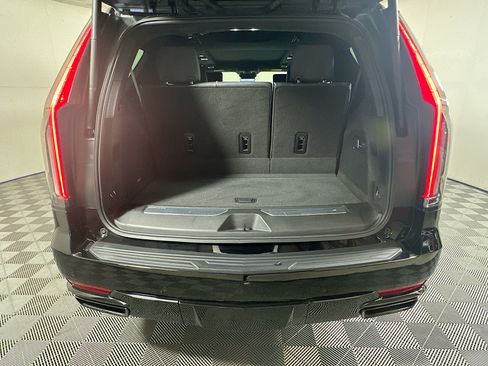 Used 2024 Cadillac Escalade Sport Platinum w/ LPO, ONYX Package AWD/4WD image 31