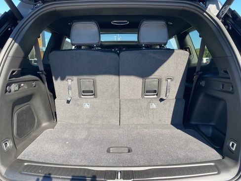 New 2025 Jeep Grand Cherokee L Limited w/ Black Appearance Package image 18