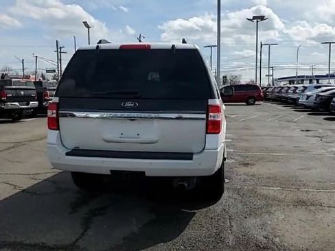 Used 2016 Ford Expedition XLT w/ Equipment Group 202A AWD/4WD image 7