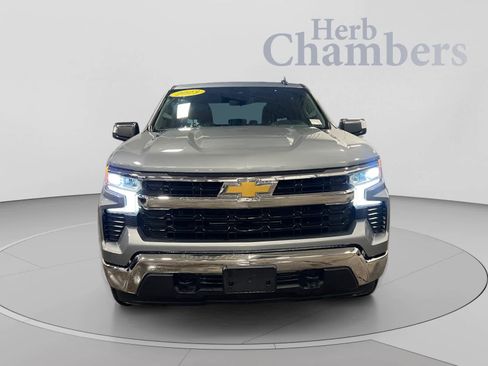 Used 2023 Chevrolet Silverado 1500 LT AWD/4WD image 2