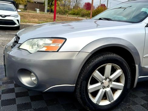 Used 2007 Subaru Outback 2.5i Limited image 12