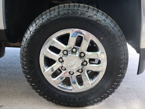 Used 2016 Chevrolet Silverado 2500 LT w/ LT Plus Package AWD/4WD image 43