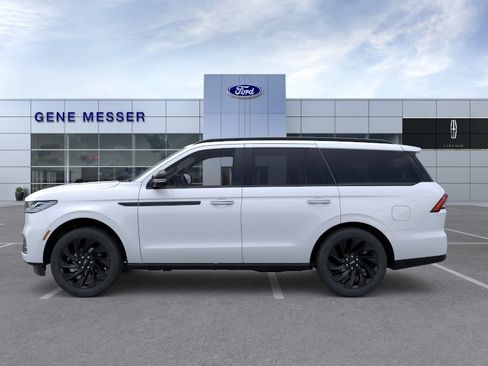 New 2026 Lincoln Navigator Reserve w/ Jet Appearance Package AWD/4WD image 25