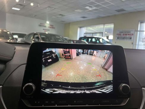 Used 2024 Nissan Altima 2.5 SR image 19