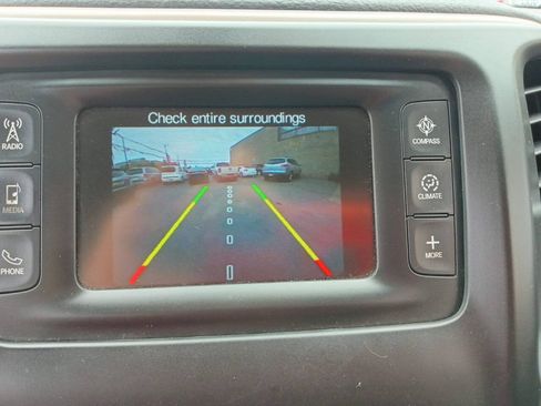 Used 2018 Jeep Cherokee Latitude w/ Cold Weather Group AWD/4WD image 19