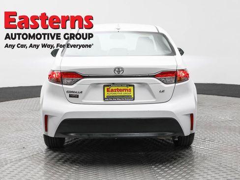 Used 2024 Toyota Corolla LE FWD image 6