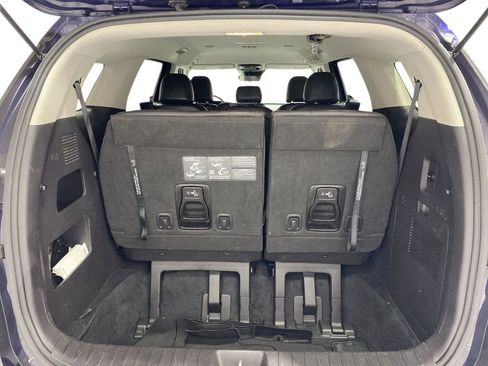 Used 2024 Kia Carnival LX FWD image 20
