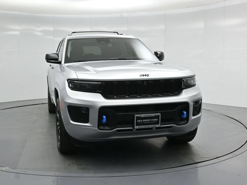 Used 2023 Jeep Grand Cherokee 30th Anniversary AWD/4WD image 55