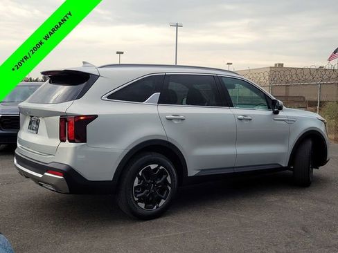 New 2026 Kia Sorento S w/ S Panoramic Sunroof Package image 4