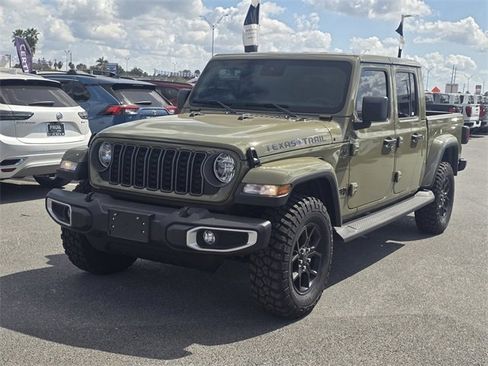 Used 2025 Jeep Gladiator Sport image 10