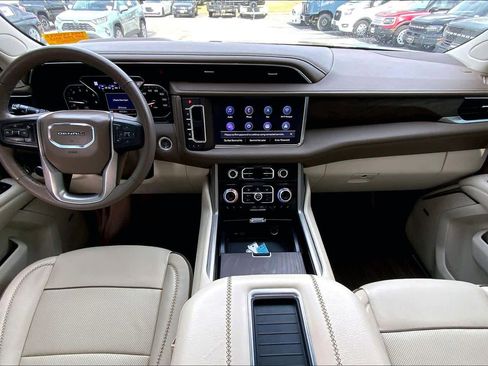 Used 2021 GMC Yukon Denali w/ LPO, Illumination Package image 15