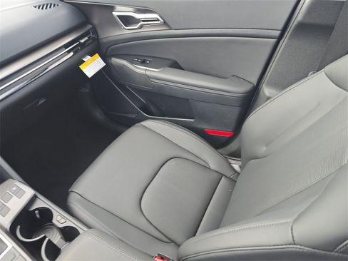 New 2026 Kia Sportage EX image 16