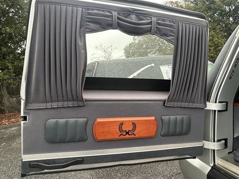 Used 2010 Cadillac DTS Hearse image 9