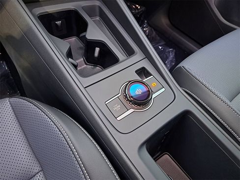 New 2026 Volkswagen Tiguan SE image 9