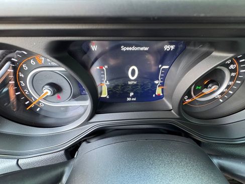 New 2025 Jeep Gladiator Sport image 14