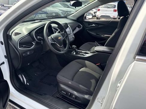 Used 2025 Chevrolet Malibu LT image 21