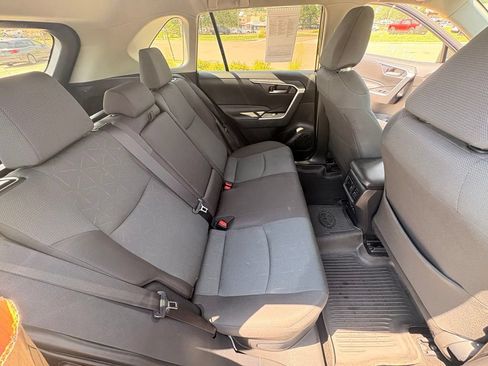 Used 2025 Toyota RAV4 XLE AWD/4WD image 30