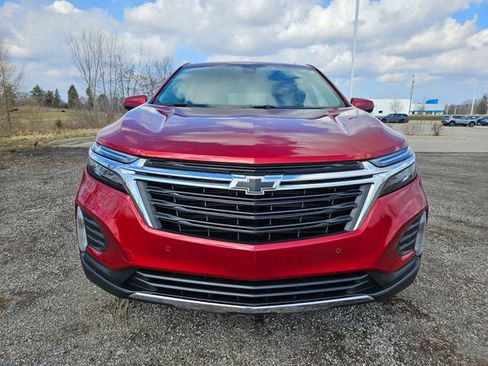 Used 2023 Chevrolet Equinox LT FWD image 2