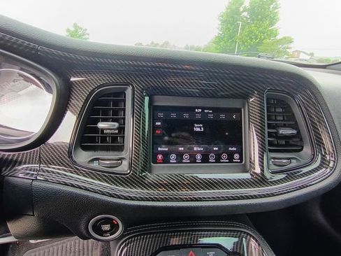 Used 2018 Dodge Challenger SXT RWD image 19