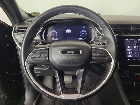 Used 2022 Jeep Grand Cherokee L Laredo AWD/4WD image 13