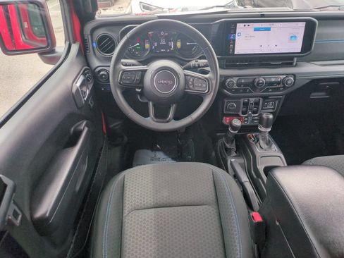 Used 2024 Jeep Wrangler Unlimited Rubicon 4xe AWD/4WD image 17