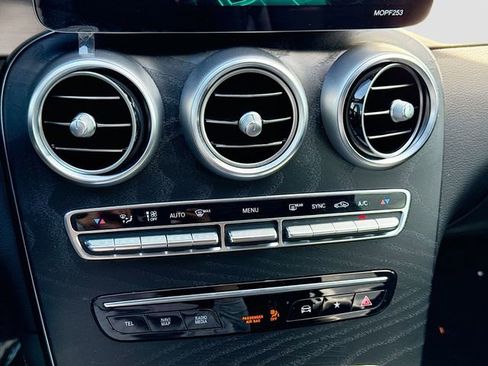 Used 2020 Mercedes-Benz GLC 300 4MATIC image 35