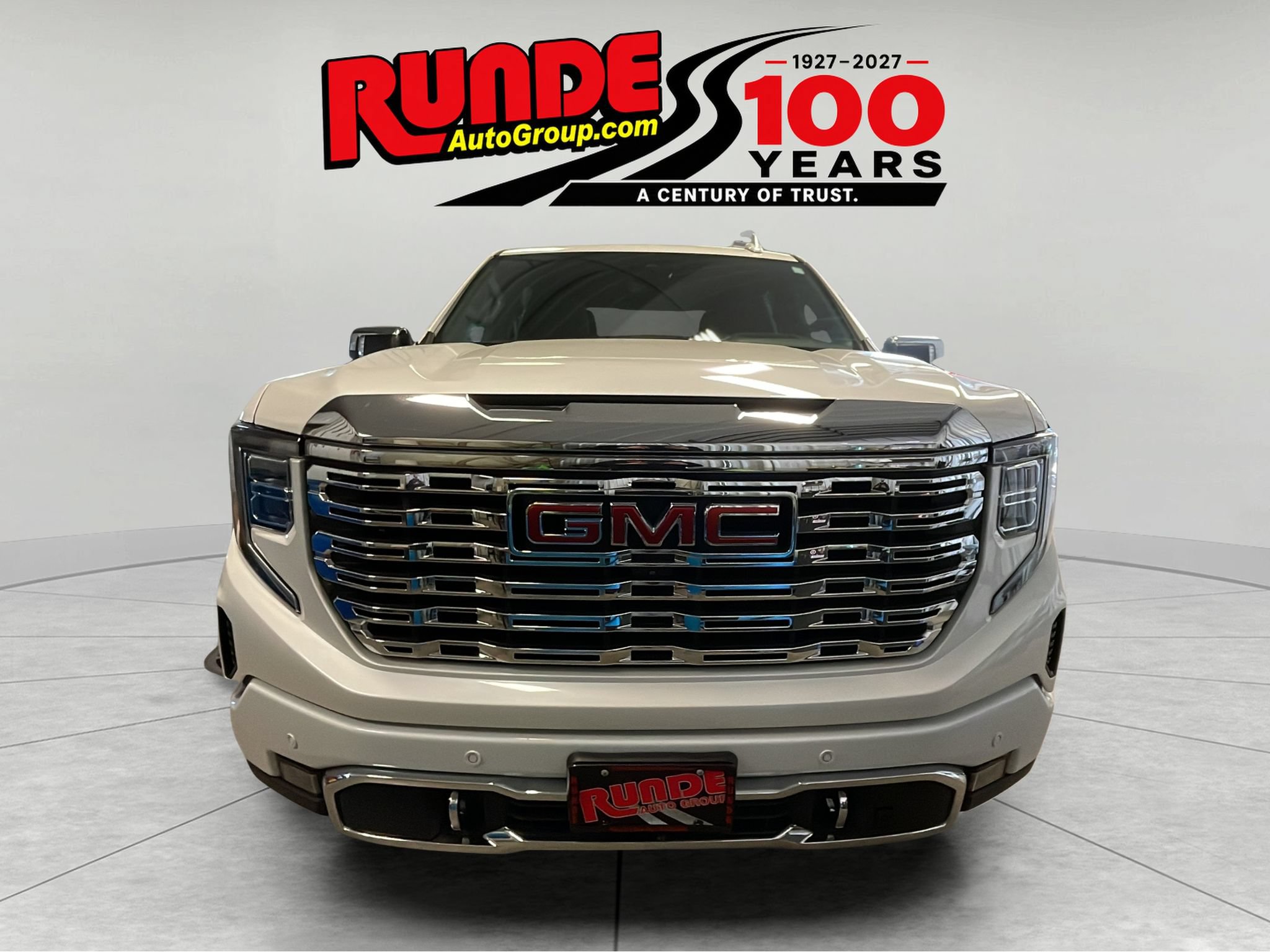 Used 2023 GMC Sierra 1500 Denali w/ Denali Reserve Package AWD/4WD image 8