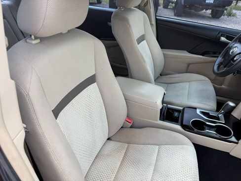 Used 2014 Toyota Camry LE FWD image 15
