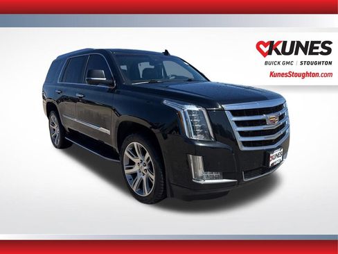 Used 2017 Cadillac Escalade Luxury image 1