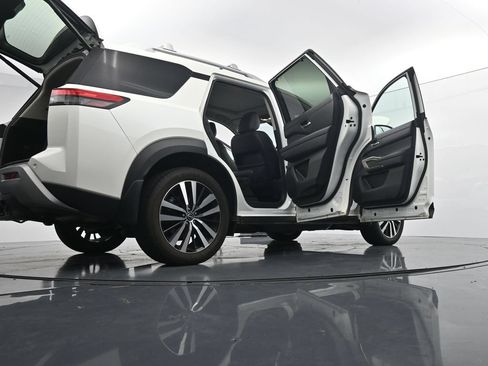 Used 2023 Nissan Pathfinder Platinum w/ Cargo Package AWD/4WD image 47