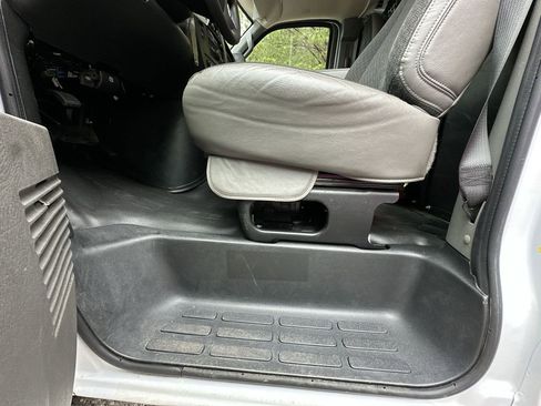 Used 2024 Chevrolet Express 2500 w/ Driver Convenience Package image 14