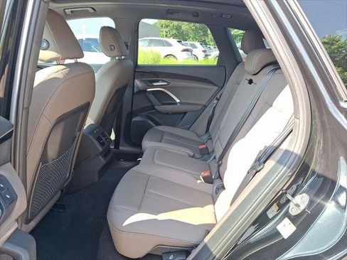 Certified 2025 Audi Q5 Premium w/ Convenience Package AWD/4WD image 10